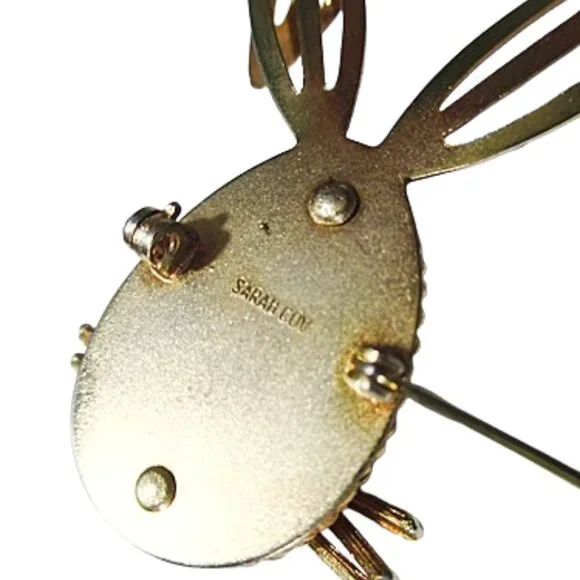 1960s Vintage Small Gold Tone Novelty Whimsical Rabbit Bunny Pin With Red Jewels - Picture 5 of 6